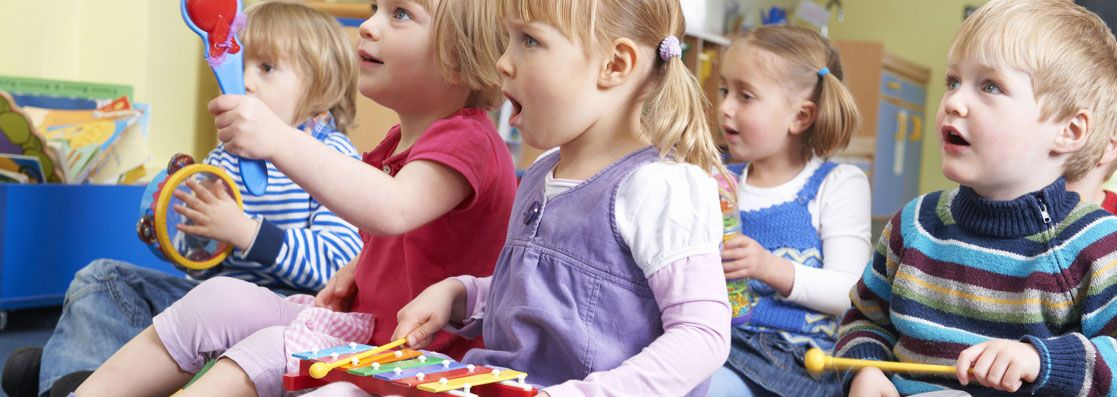 Centro Infantil Patuco niños con instrumentos